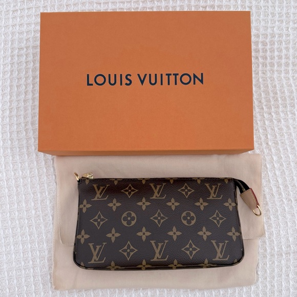 Louis Vuitton Pochette Accessoires Monogram Canvas Shoulderbag Handbag - Picture 1 of 11